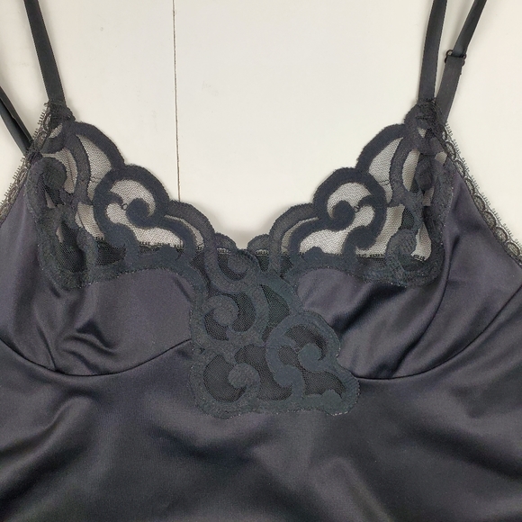 Vintage EUC Made in USA black slip size 34/22" - Picture 3 of 9